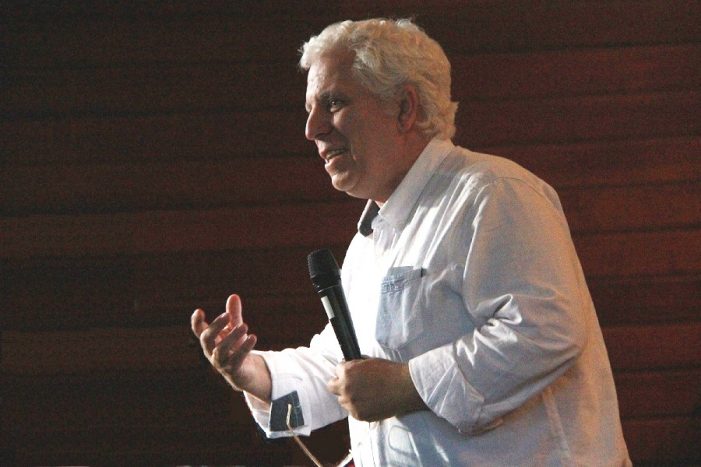 EDUARDO GUDYNAS ESTA ENTRE LOS PENSADORES CLAVE DEL DESARROLLO