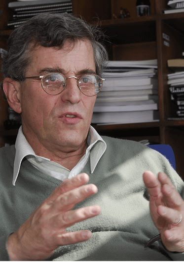 VOLCANES, TORTUGAS, GEOGRAFOS Y POLITICOS