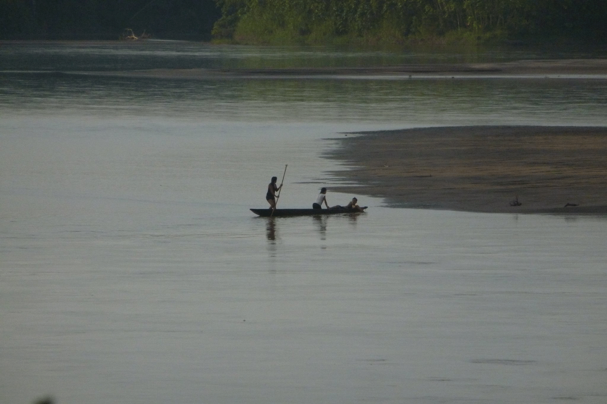 SANTIAGO SANTI PRESENTA SU LIBRO EN COCA, EN EL MUSEO JUNTO AL RIO NAPO
