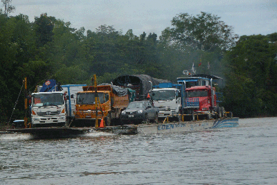 LA SELVA ROTA: CONVERSACIONES SOBRE LA REALIDAD DE LA AMAZONIA